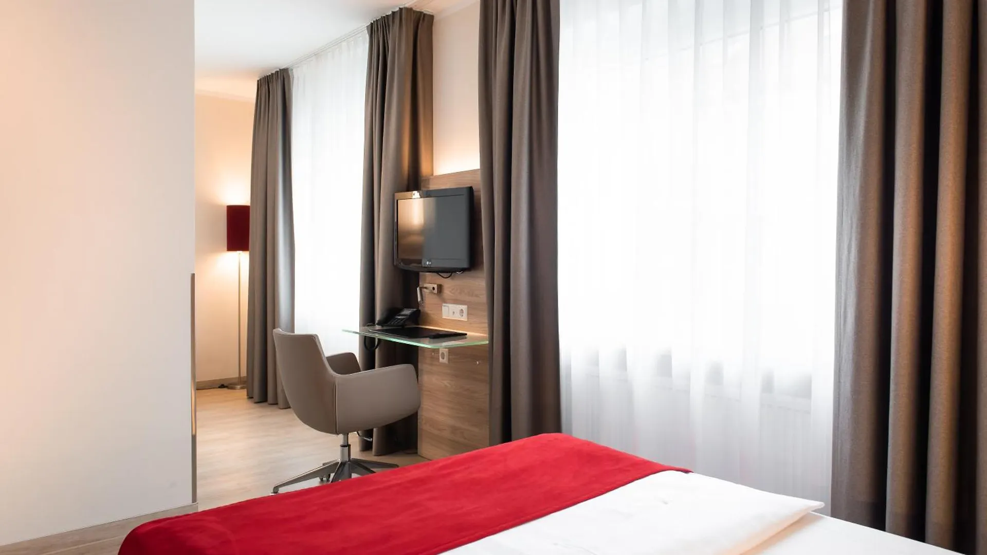 Hotel Koenigshof Am Funkturm Business Hannover 4*,